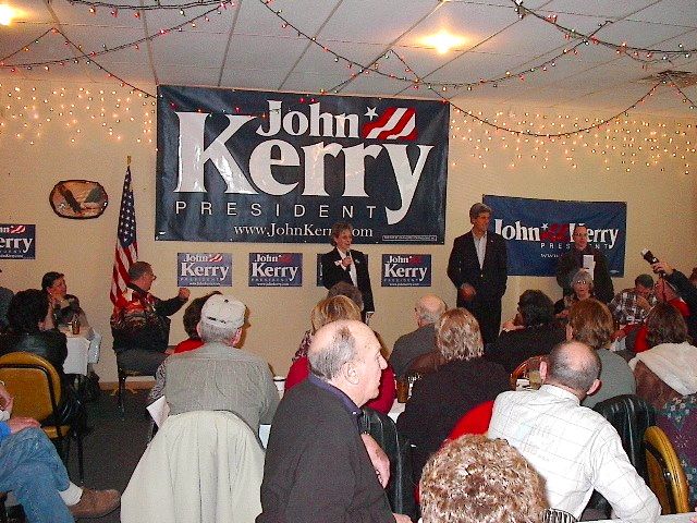 Jody Ewing introduces Sen. John Kerry